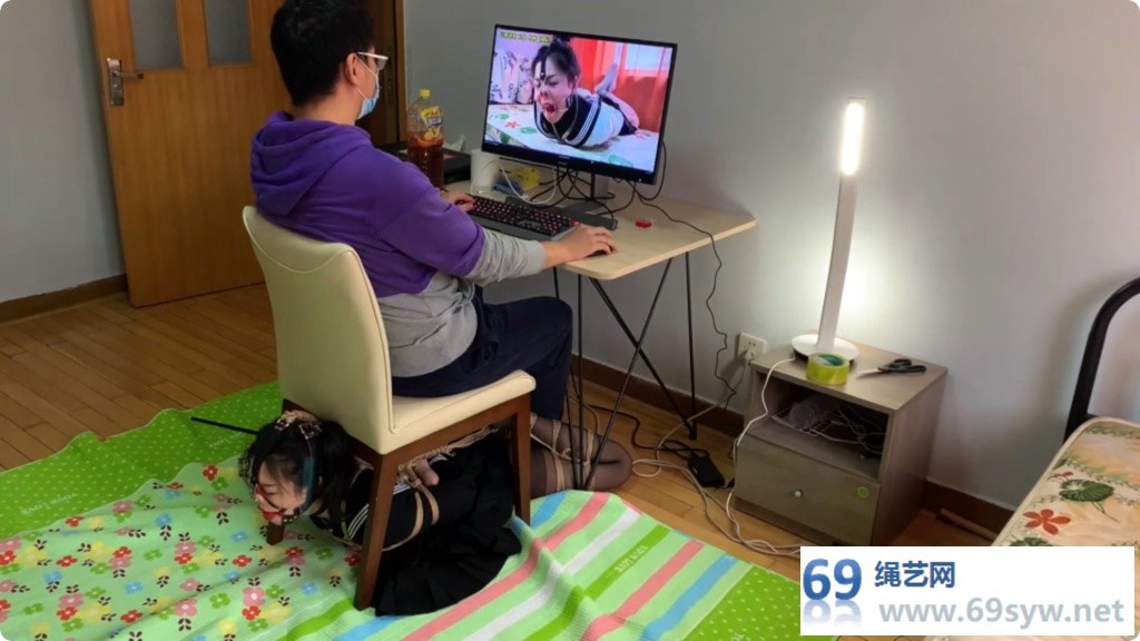 玩奴 果妹超紧驷马超羞耻T教tk sp人肉脚垫，放置看老片/58分钟