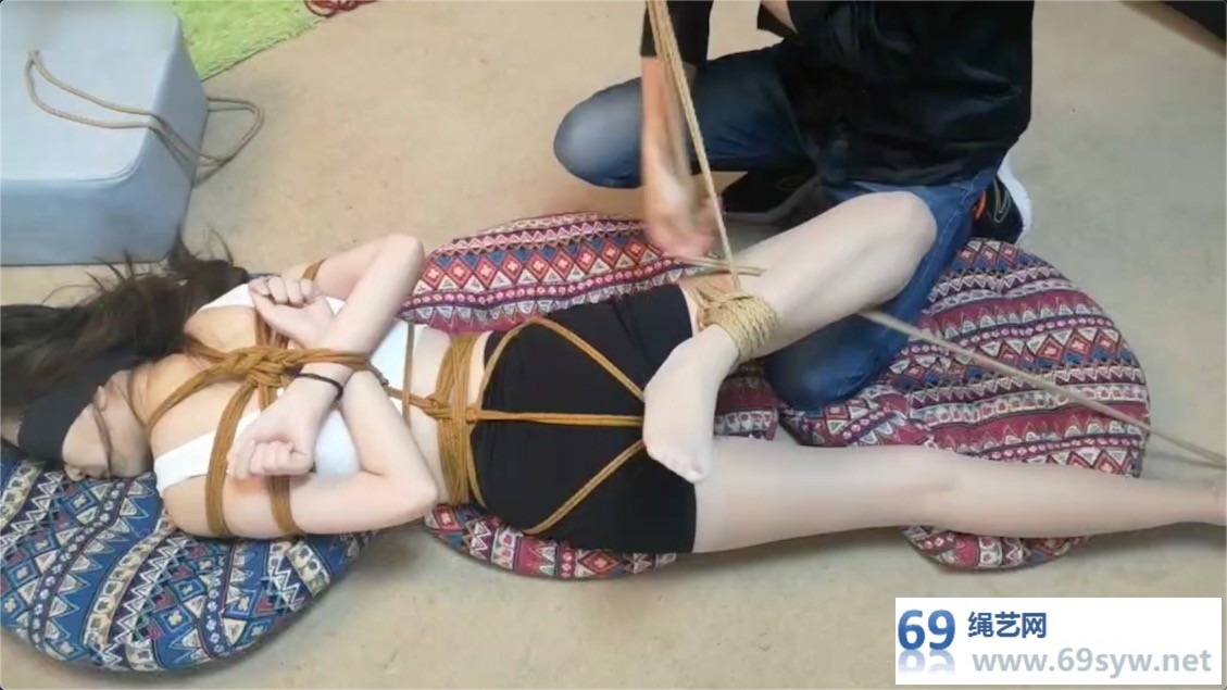 随心 苏小小 完美身材 高颜值 肉丝长腿 极限紧缚/26分钟视频下载