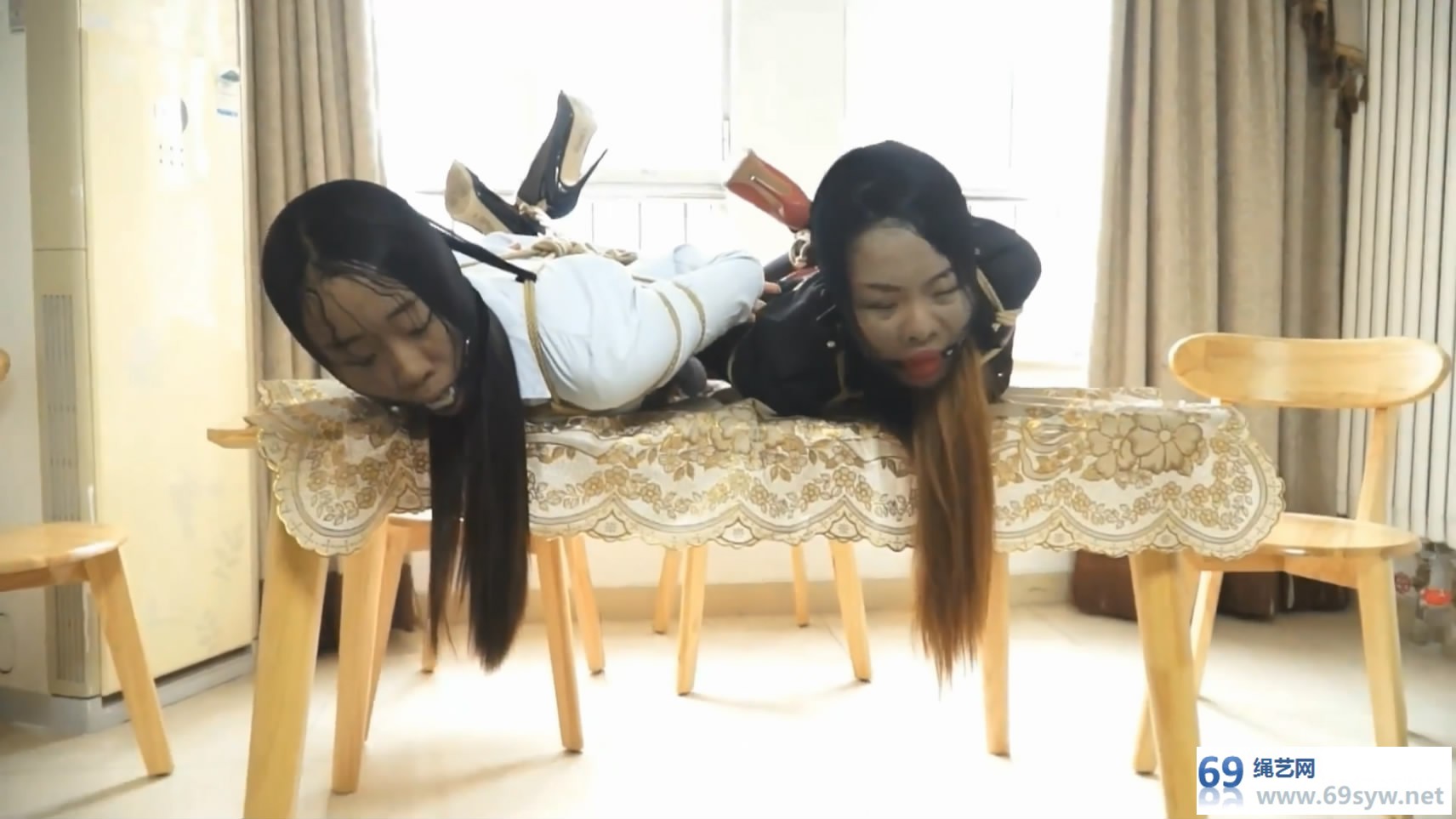  逍遥剧情_恶魔在人间之绳艺姐妹花第一季 杜杨＆李雨潼60分钟
