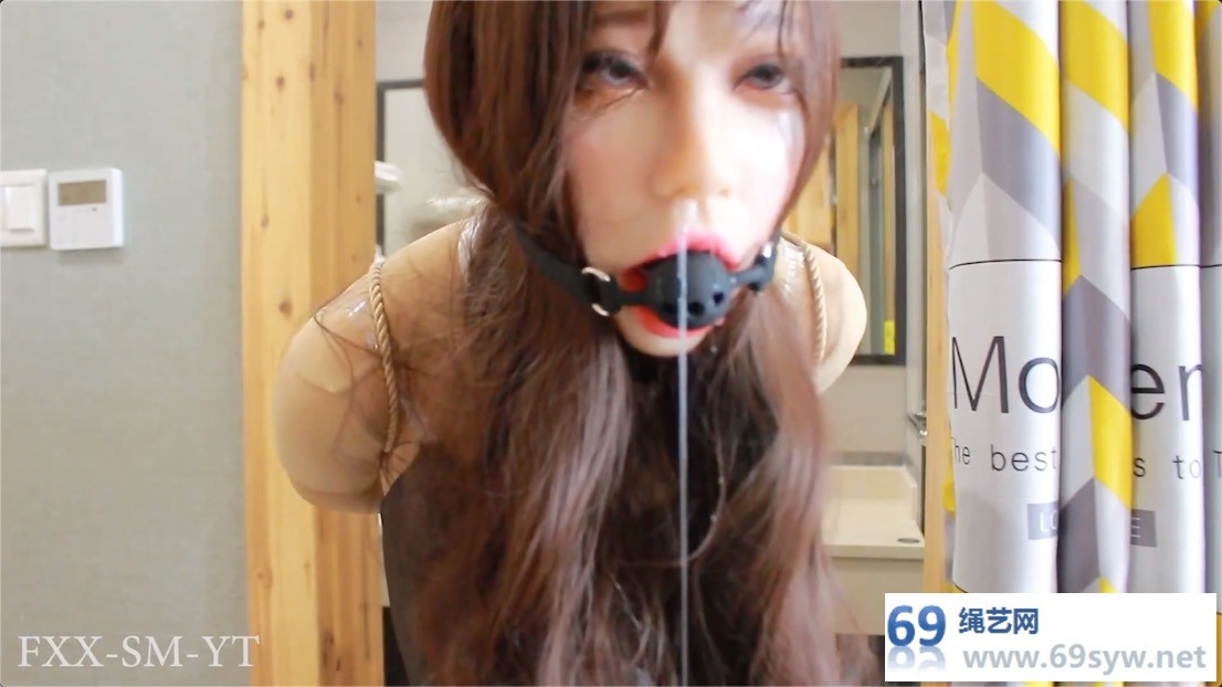 网盘 -【FXX】欲桃面具 窒息 特别的兔女郎 假舌头玩弄/29分钟
