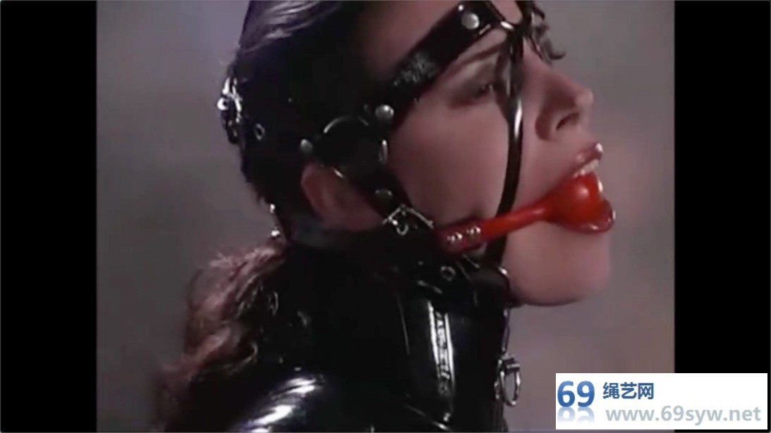 Gwen Media-rubber ella 女女乳胶恋物T教/33分钟