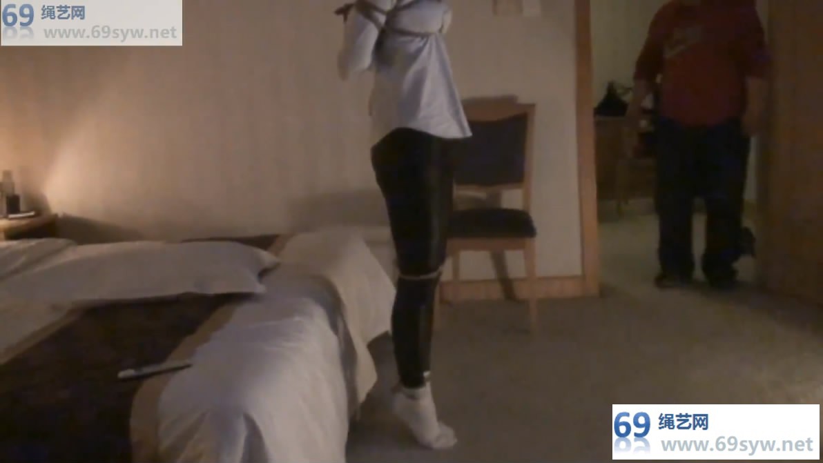 压缩包 逍遥真实T教 艺校的绳奴隶2，绑成各种极限姿势/89分钟
