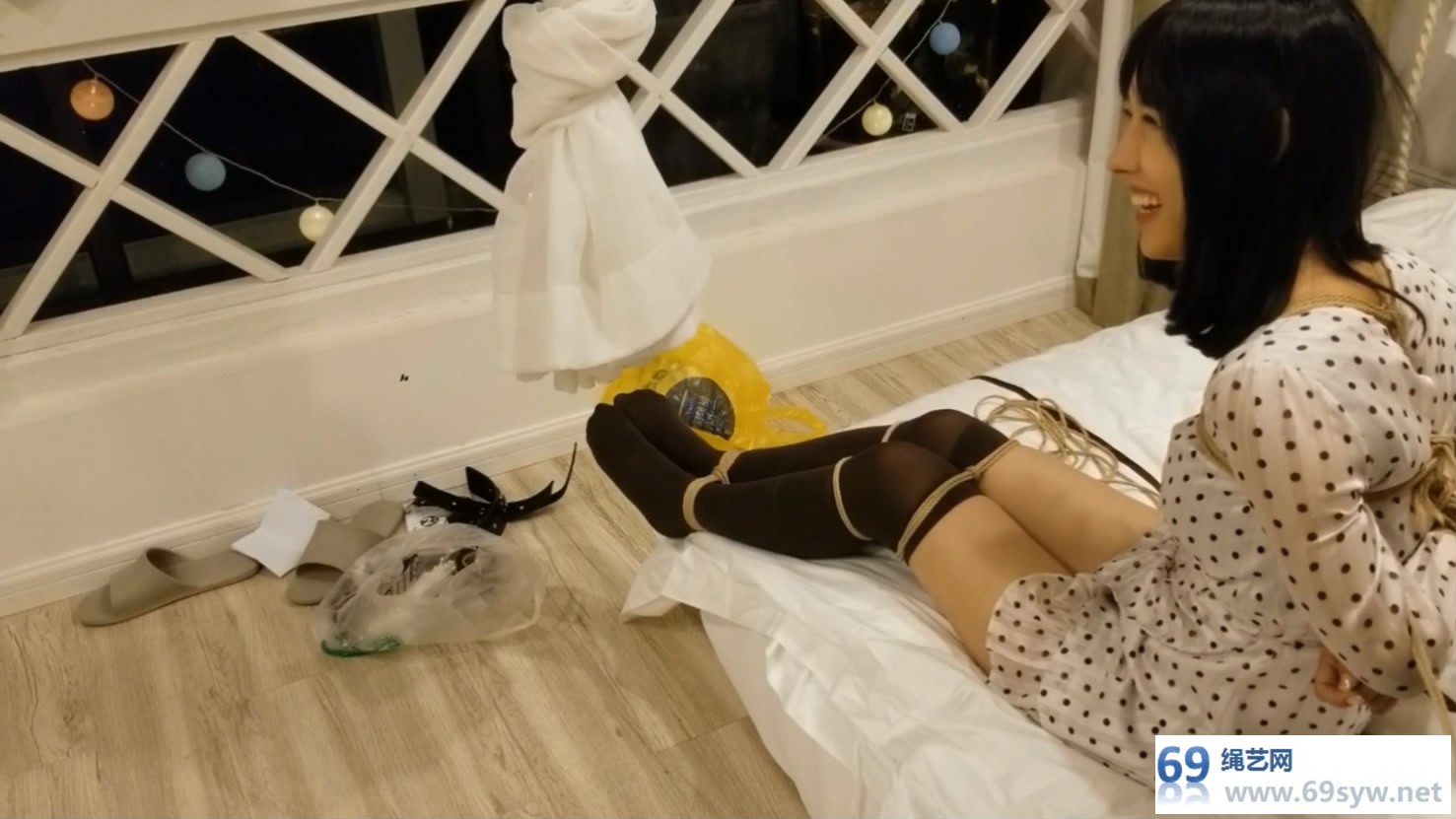  漂亮小姐姐！奥特曼也很酷_捆绑梦怡马具口球_/54分钟