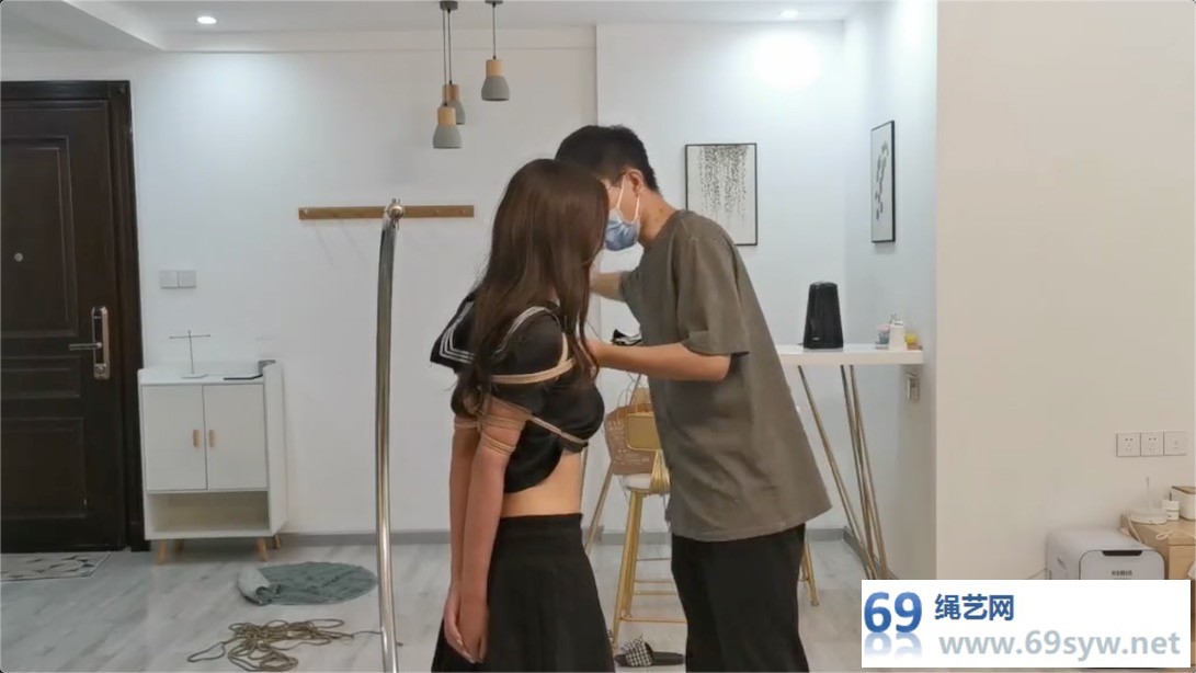 奥特曼也很酷_甘然黑丝水手服支臂吊缚/39分钟