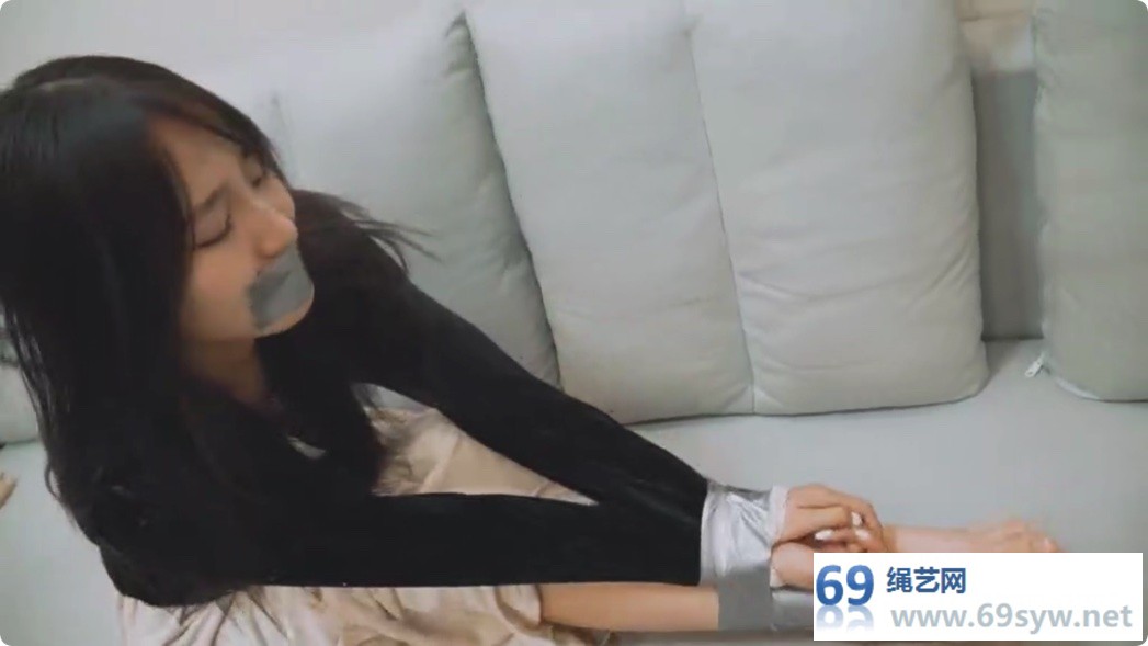 网盘  小驴_游戏男友 女朋友不听话？绝美绳模 裸足胶带缚/10分钟/5积分
