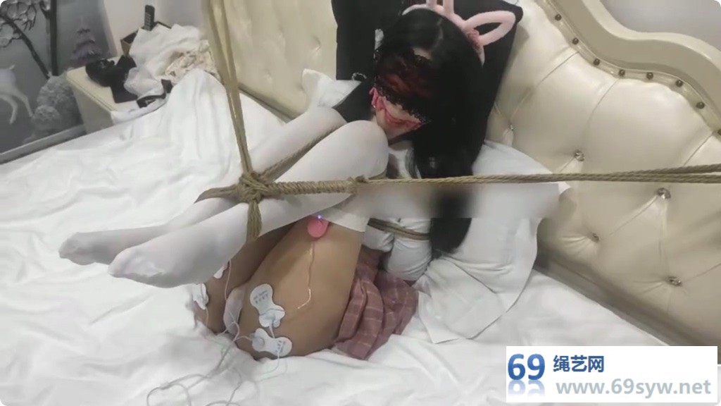 嗷大喵 萝莉遇险记 双马尾白丝妹妹超紧捆绑口球双腿并拢吊/19分钟