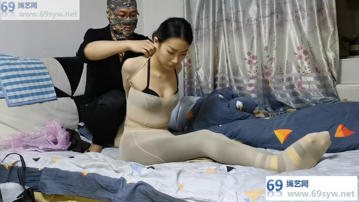 网盘 【JS】凌薇 -  多重丝袜全包人偶 内置，疯狂扭动 /18分钟