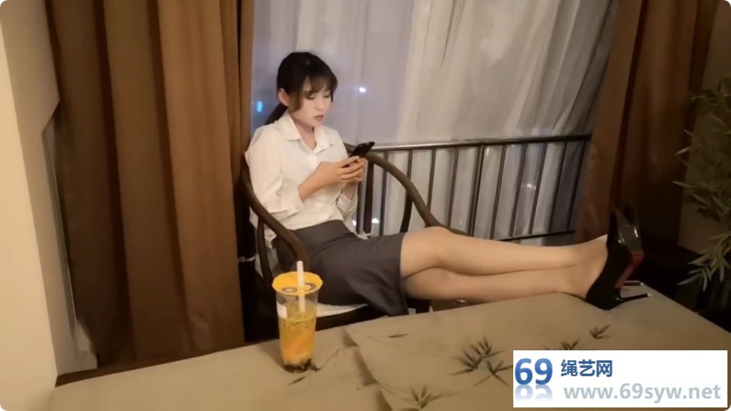 随心 欠债不还的女白领 驷马桌子 锁进柜子逼债/21分钟