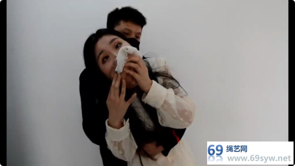 得意客 吴晗 姐弟之间的占有欲 弟弟囚禁姐姐 胶带裹足/21分钟视频下载