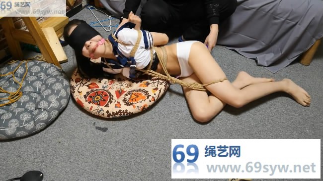  随心原创_瘦弱JK学生妹子 阿黎的束缚之旅 双重内置/32分钟