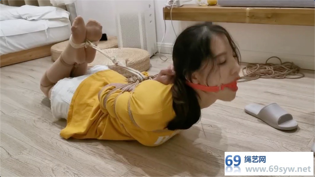 奥特曼也很酷_美人虐待：莞尔极限后手驷马口水盛宴/26分钟