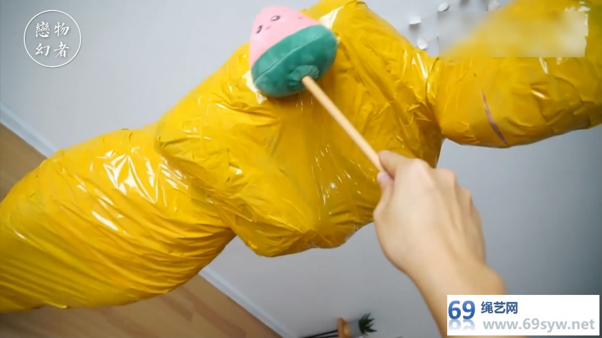 网盘 恋物幻者 新人莹莹cos女超人受难蒙眼蒙嘴被丝袜全包捆绑 TK/22分钟