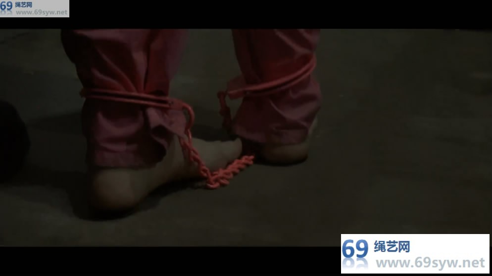  镣铐站 女间谍的命运，贞操带监狱 spy in chastity prison/13分钟