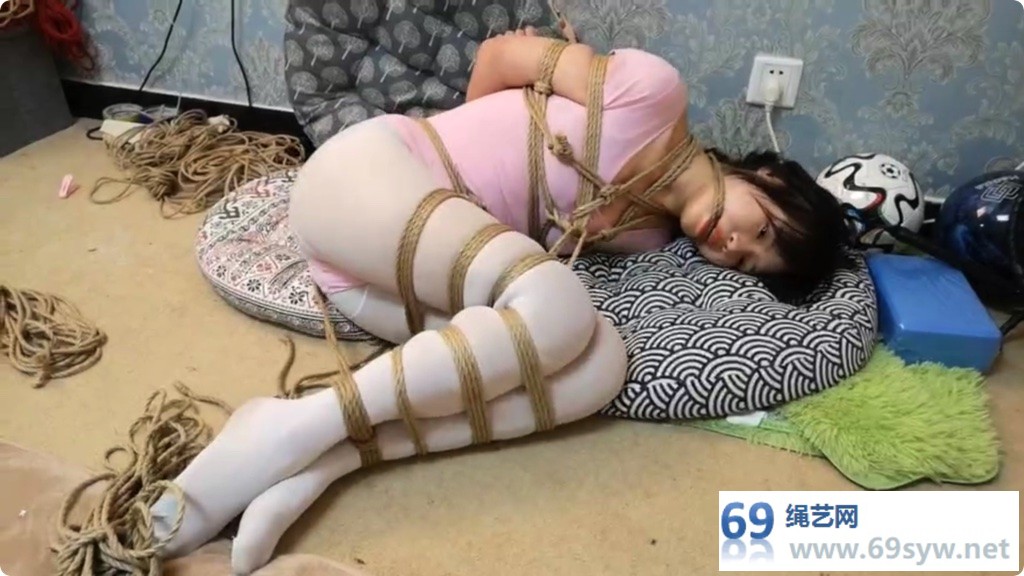 随心 麻绳勒嘴的小美女 诗园 体操服 白丝 驷马 桃缚/19分钟