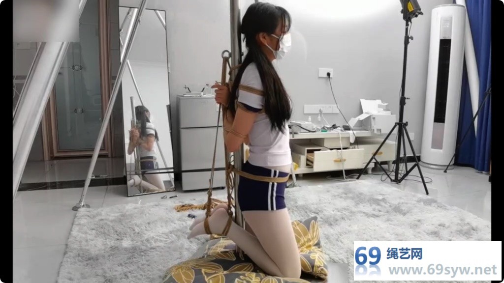 心悦艺术 白丝体操小萝莉折腿柱缚 甜美00后女孩/24分钟