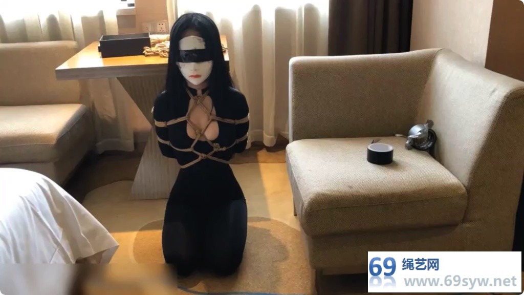 绳精病_假面人形玩偶 紧身黑丝连身束缚/45分钟