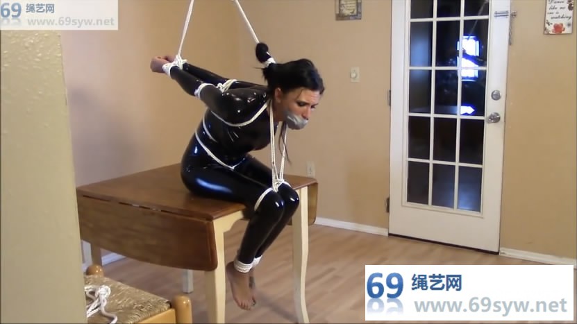 女女 T教 长腿胶奴Busty Cat Burglar's Caught and Penalized/10分钟