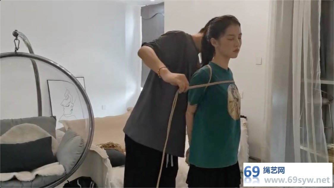 奥特曼也很酷_美人虐待：莞尔六种方式轮番堵嘴丝袜+口球/47分钟