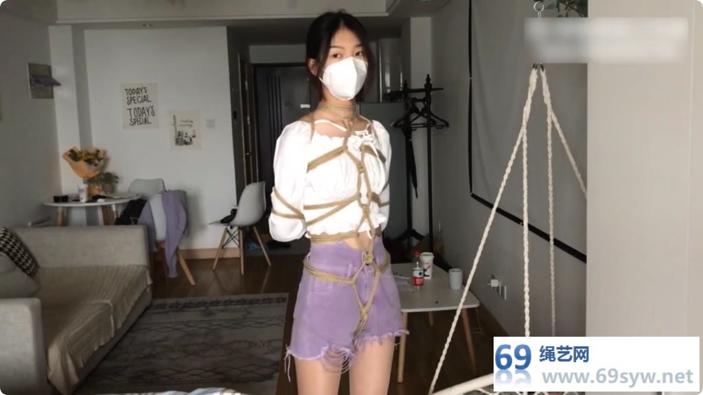 学姐 龟甲紧缚 美腿解语 马丁靴超短裤闪光肉丝，脱靴桃缚/20分钟