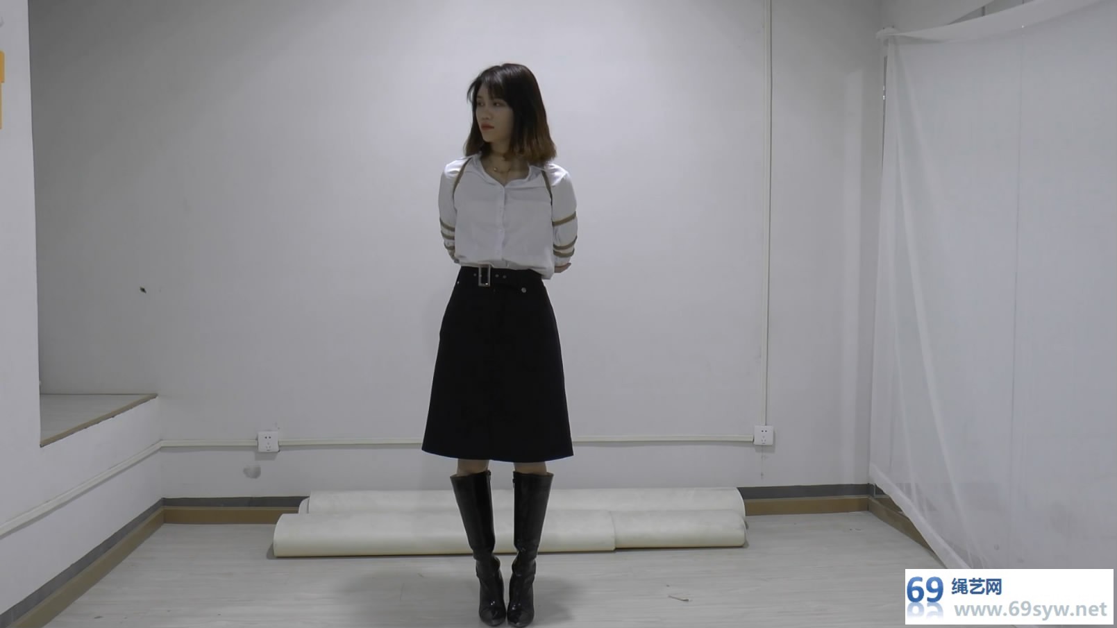 网盘 美束映画_林萌OL装五花 镣铐 /20分钟