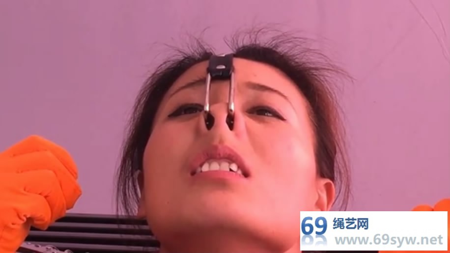 网盘 路由- 铁笼禁锢王丽，身着全包衣，头被固定强制口腔窥探/23分钟