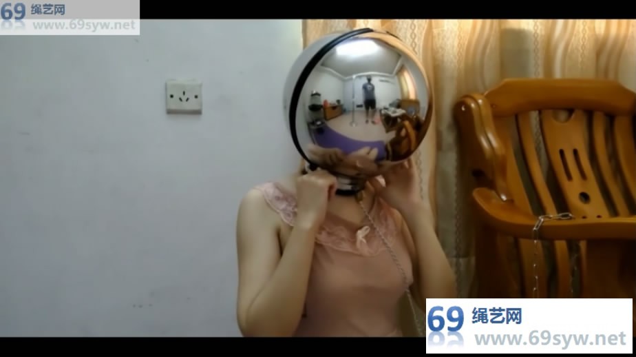 网盘 浅浅小剧情双头套皮革+金属，鼻锁钥匙冲厕所，让她绝望的恐惧/13分钟