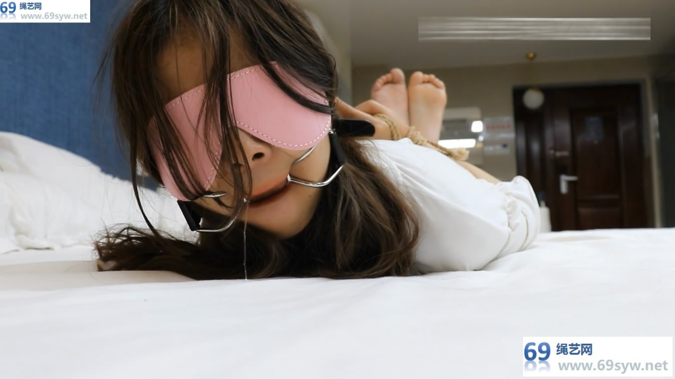  妹子第一次尝试被绑就被后手观音抬头驷马绑哭 tk 口枷/60分钟