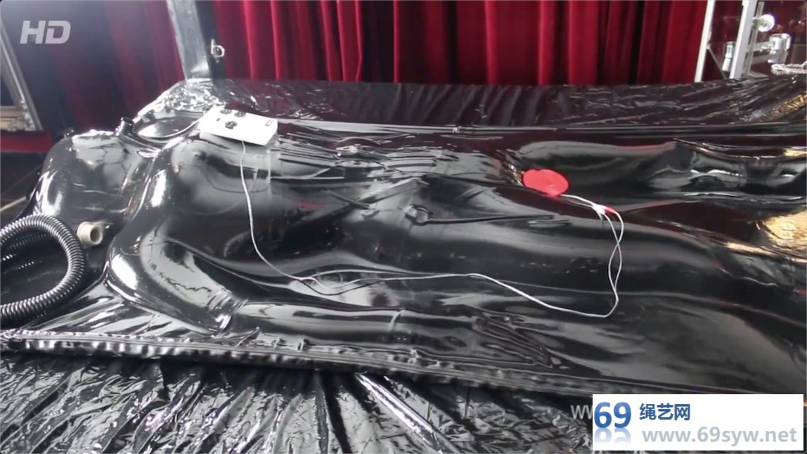 头壳束腰清晰可见 真空床全封闭 Trapped in the vacuum bed/30分钟