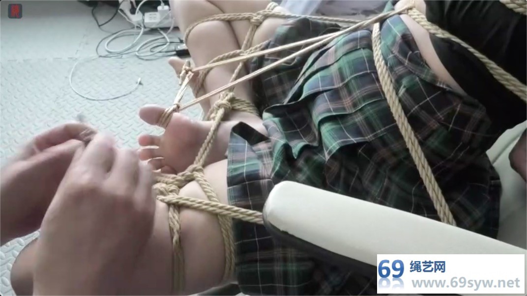 绳之韵_靓女点点接受残酷裸足电刑惩罚/33分钟