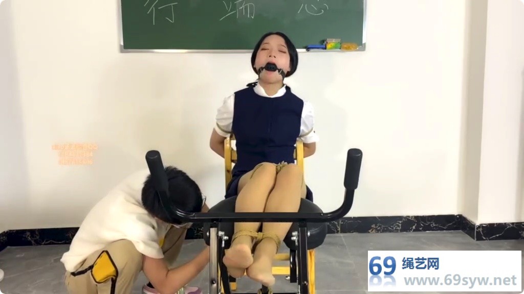 xiao素素面试空姐遭到潜规则 第二集/25分钟