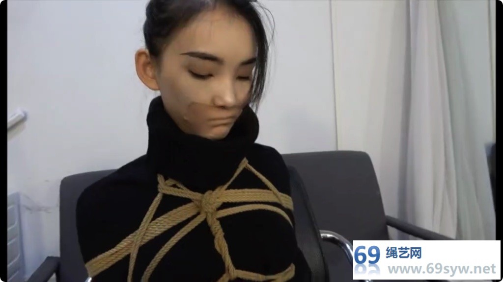 美束映画剧情 美腿果果 学生的报复 上/21分钟