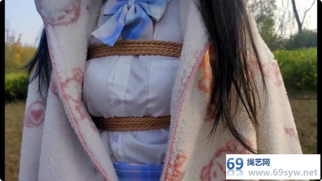 嗷大喵 少女遇险记05 户外羞耻play隐秘束缚口球+尾巴/17分钟