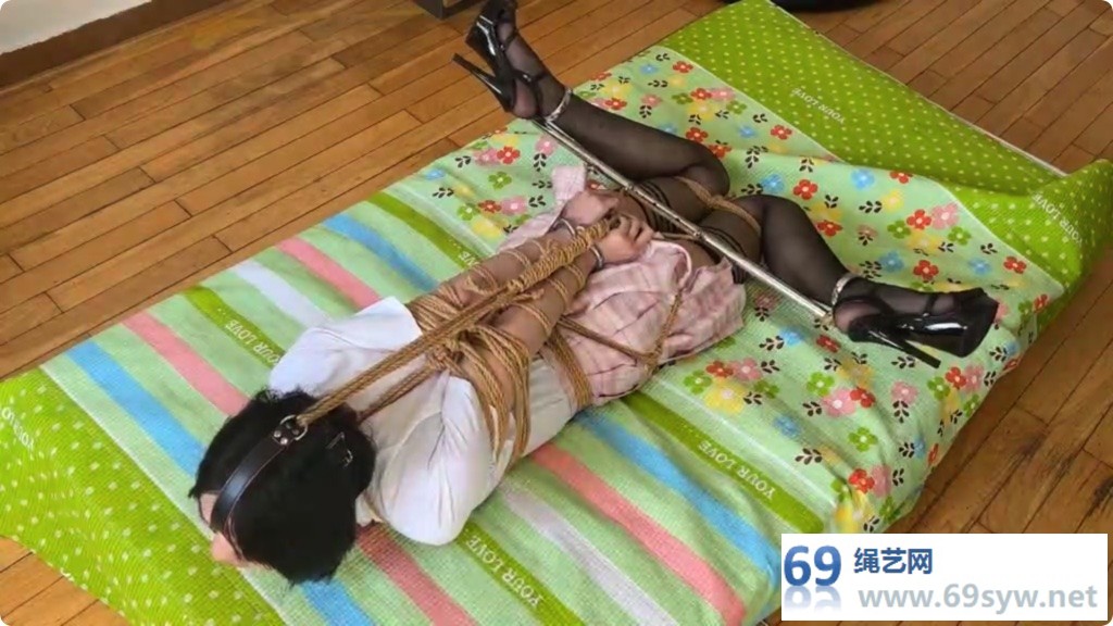 玩奴原创 晚晚妹子爆杀并肘驷马 双腿变成炮架，真实的凌R/20分钟