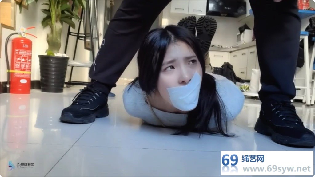 JS美模 玖念 记者劫难 紧身裤多重堵嘴驷马/62分钟