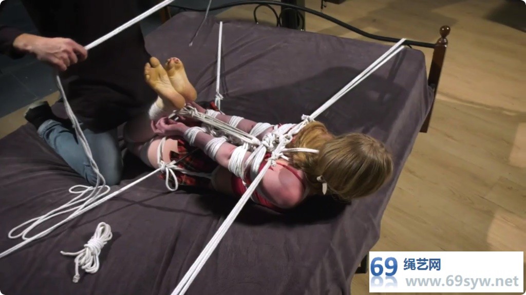  皮革紧缚课 RF-Big bondage session for Olesya/72分钟