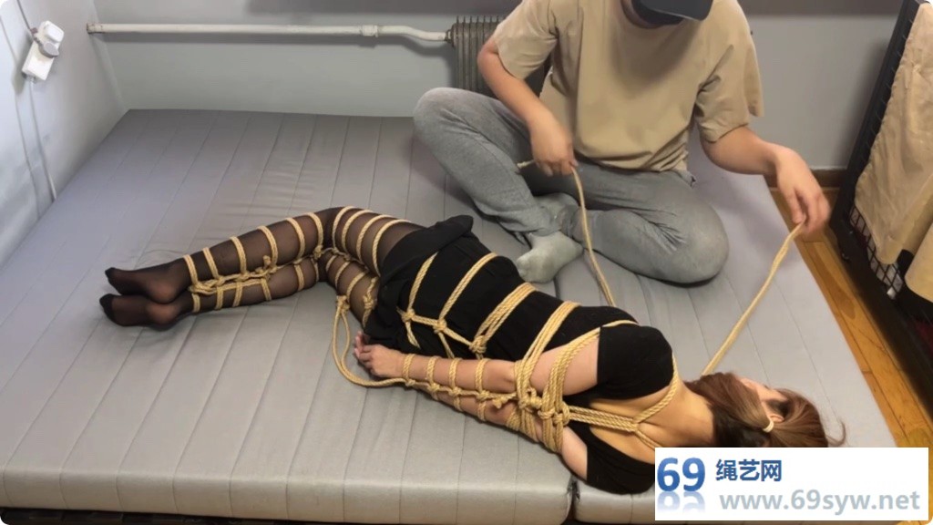 玩奴 身材完美的小乔妹妹黑丝蛇缚并肘驷马残酷放置玩弄哭泣/46分钟