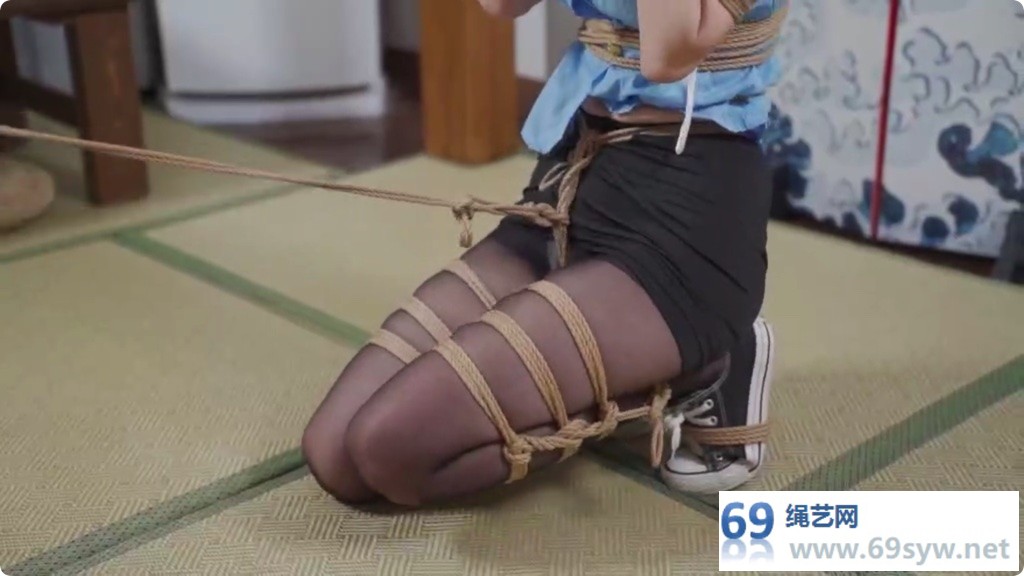 象人 制服嗷嗷 全身紧缚的K9训练 快来领养人形犬 捆足板鞋/25分钟