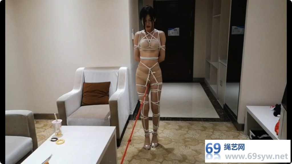 随心江奈 全身绳衣捆绑走绳 美女绳奴化内 内衣全身缠绕/31分钟