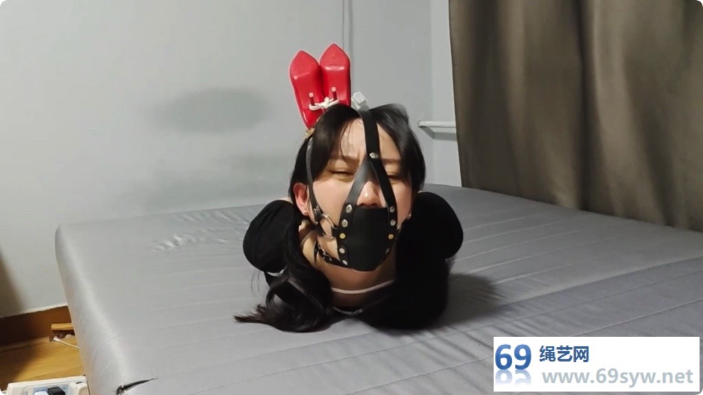 玩奴 挑战全网最紧 绳奴美少女欣妍红色高跟舞蹈裙极限驷马/59分钟