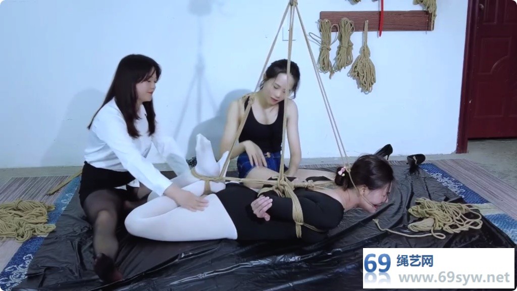 樱束原创 舞蹈教学事故遭报复 舞蹈老师和校长驷马强制练功/30分钟