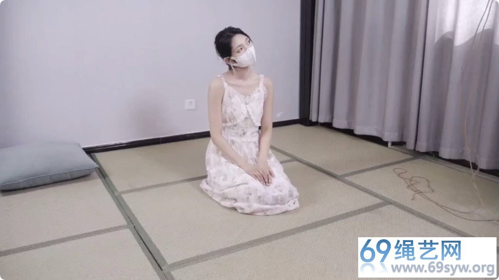 象人 美足邻家女孩素人猫猫 碎花裙白丝 脚心指缝涂油TK/48分钟