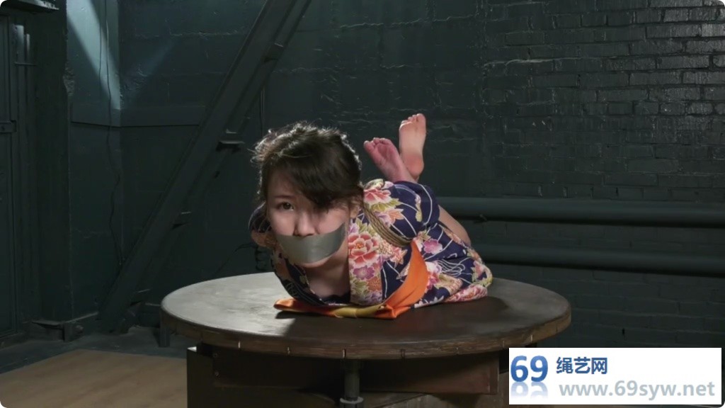 RF 亚裔女M直播捆绑 裸足 Live_bondage/37分钟