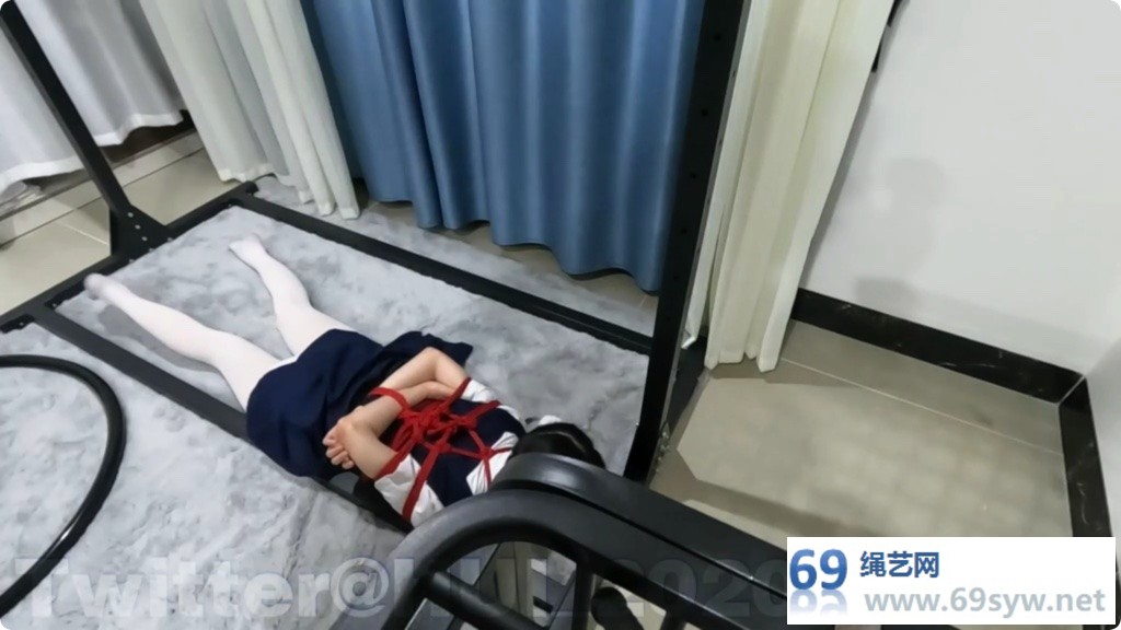 HUI 潼潼白丝开腿吊缚 最近已经习惯内置了/41分钟