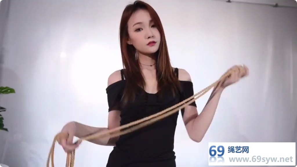 丽柜美束 无助的心心 上 美人黑丝自缚自缚/18分钟