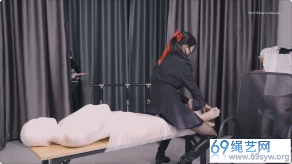 绿帽学院 绷带木乃伊 女王伪娘全包虐待呼吸控制双层包裹放置/39分钟