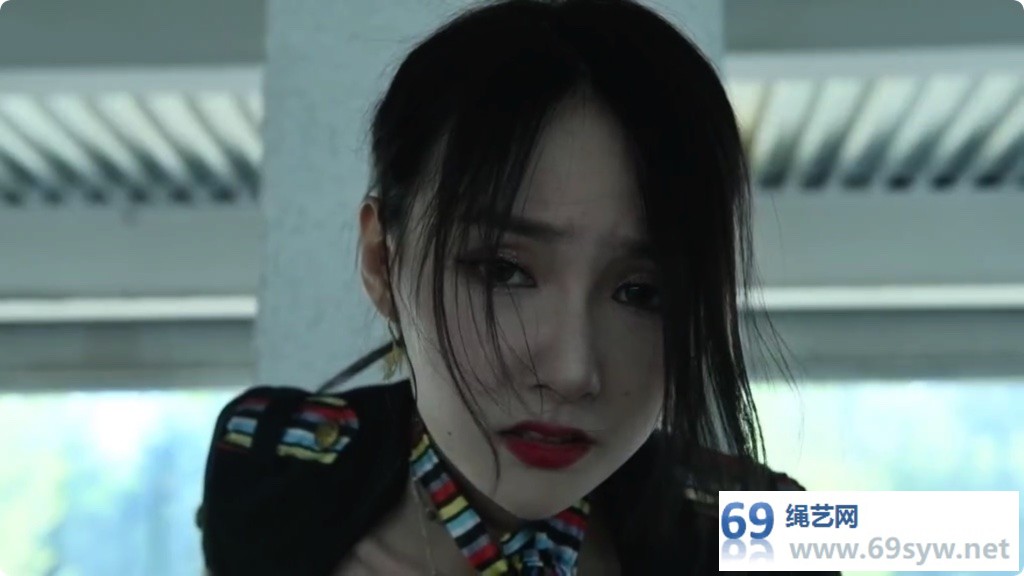 丽柜美束 劫持空姐 心心 捆足/18分钟