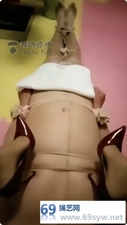十三姨 女S男M 丝袜捆绑全包木乃伊 坐脸T教rush/45分钟