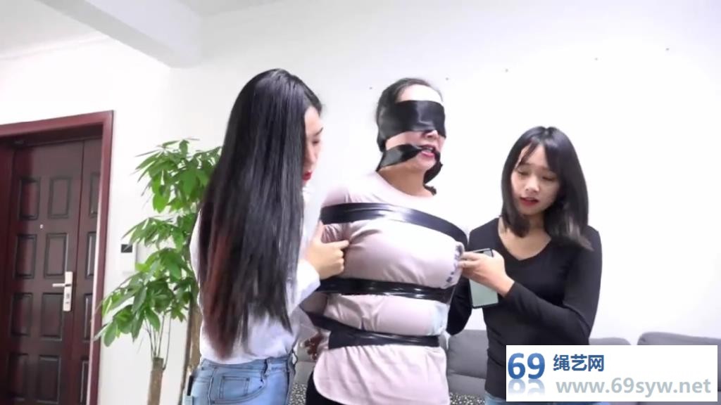 灰鸟 三名白袜美女的捆绑游戏/1小时/5影视币
