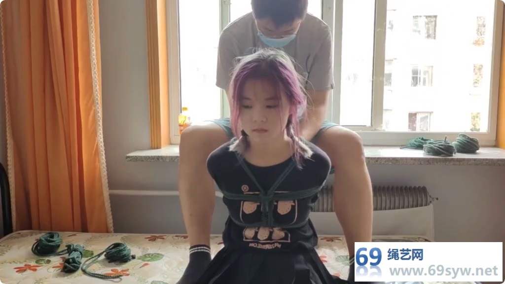 玩奴 黑丝大长腿美少女月潇驷马紧缚奴化 强制舔足含袜训练/28分钟