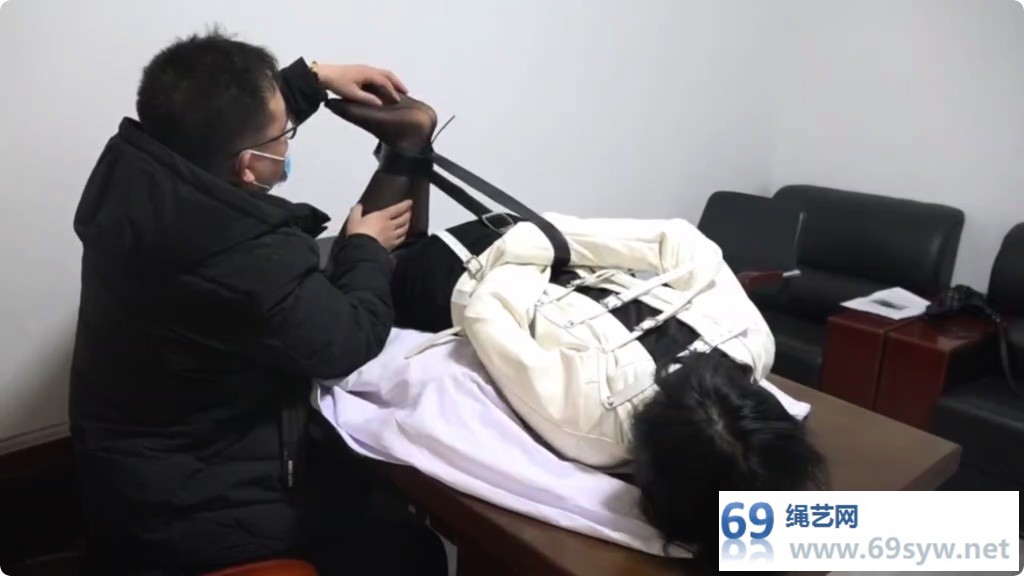 逍遥 吴晗 美人捕获医生篇 下 被装箱的“新产品”/26分钟